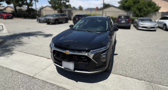 Thumbnail: 2025 Chevrolet Trax - 1
