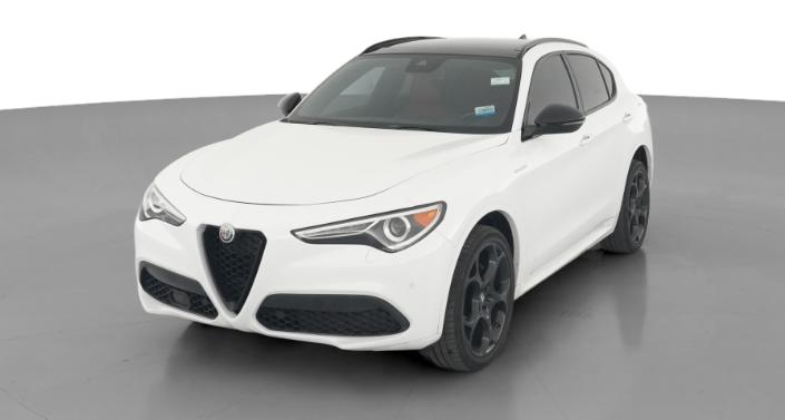Thumbnail: 2022 Alfa Romeo Stelvio - 1
