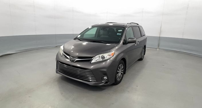 Thumbnail: 2018 Toyota Sienna - 1