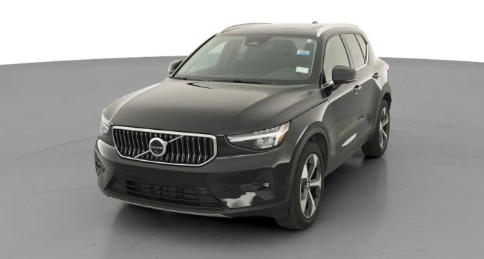 Thumbnail: 2025 Volvo XC40 - 1