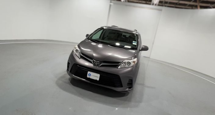 Thumbnail: 2018 Toyota Sienna - 1