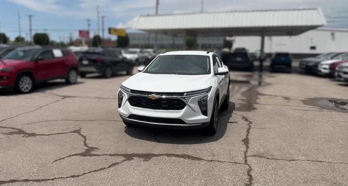 Thumbnail: 2025 Chevrolet Trax - 1