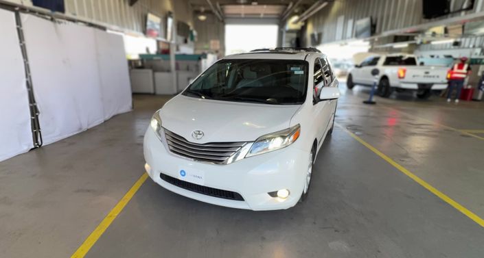 Thumbnail: 2017 Toyota Sienna - 1