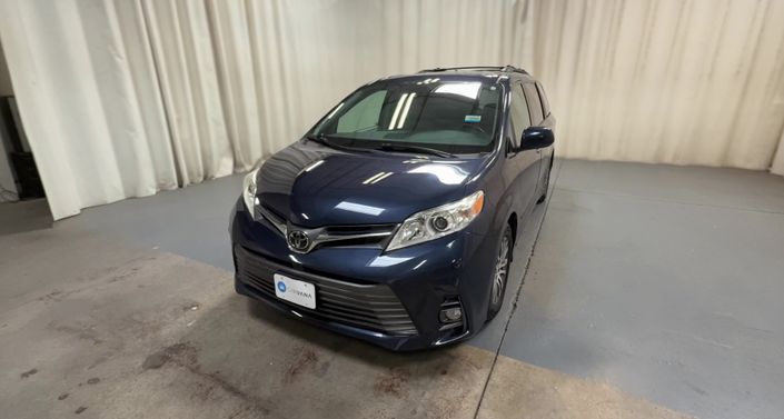 Thumbnail: 2018 Toyota Sienna - 1