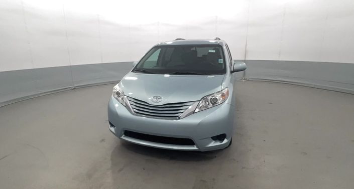 Thumbnail: 2017 Toyota Sienna - 1