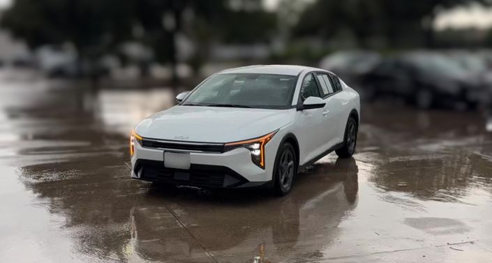 Thumbnail: 2025 Kia K4 - 1