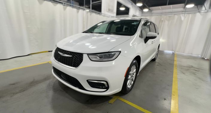 Thumbnail: 2023 Chrysler Pacifica - 1