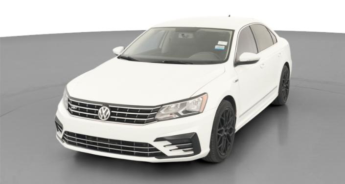 Thumbnail: 2017 Volkswagen Passat - 1