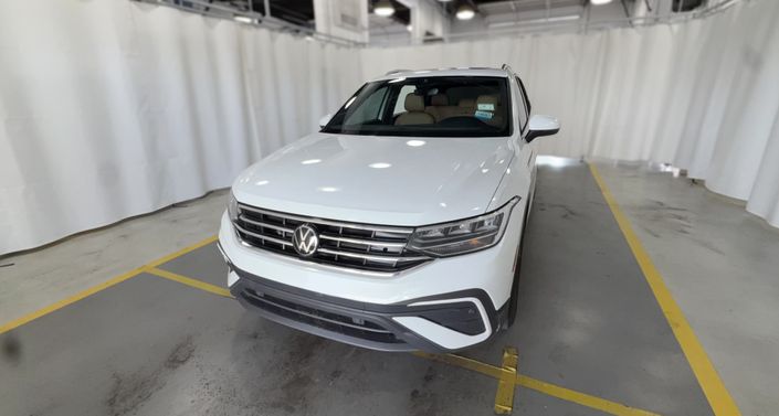 Thumbnail: 2024 Volkswagen Tiguan - 1