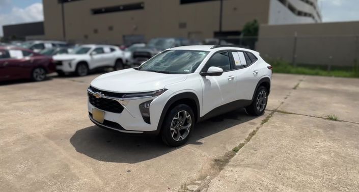Thumbnail: 2025 Chevrolet Trax - 1