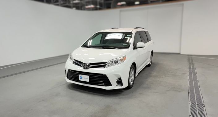 Thumbnail: 2018 Toyota Sienna - 1