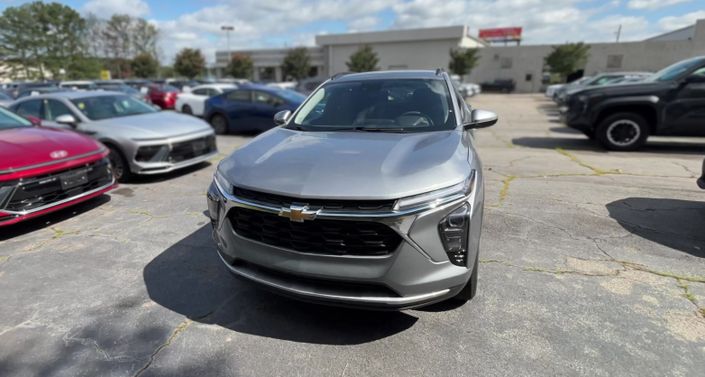 Thumbnail: 2025 Chevrolet Trax - 1