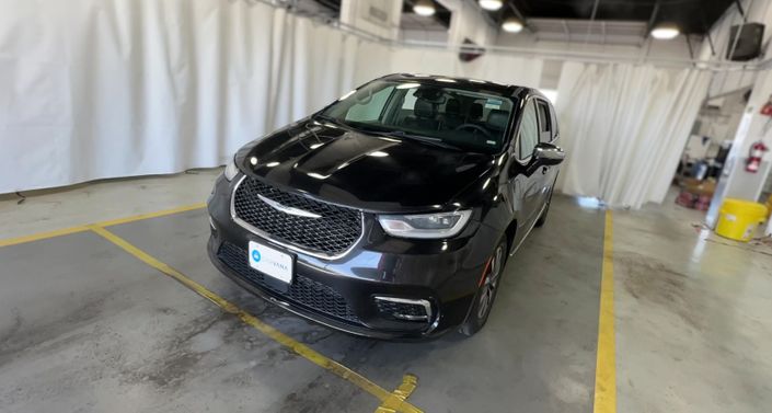 Thumbnail: 2023 Chrysler Pacifica - 1