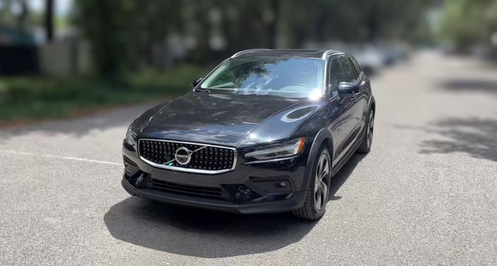 Thumbnail: 2025 Volvo V60 - 1