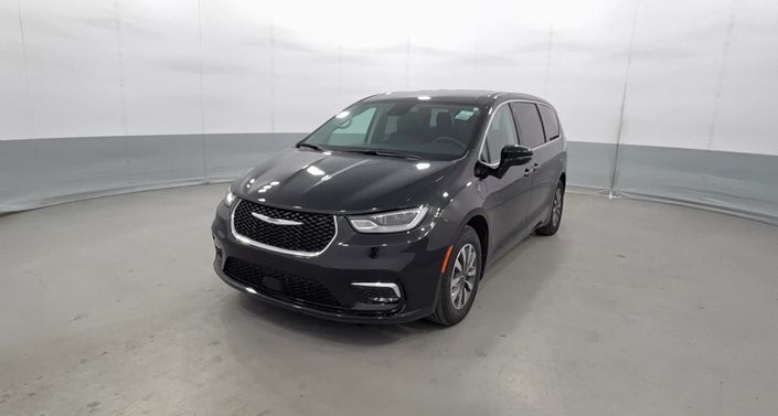 Thumbnail: 2024 Chrysler Pacifica - 1