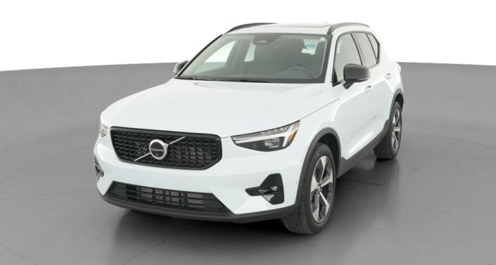 Thumbnail: 2026 Volvo XC40 - 1