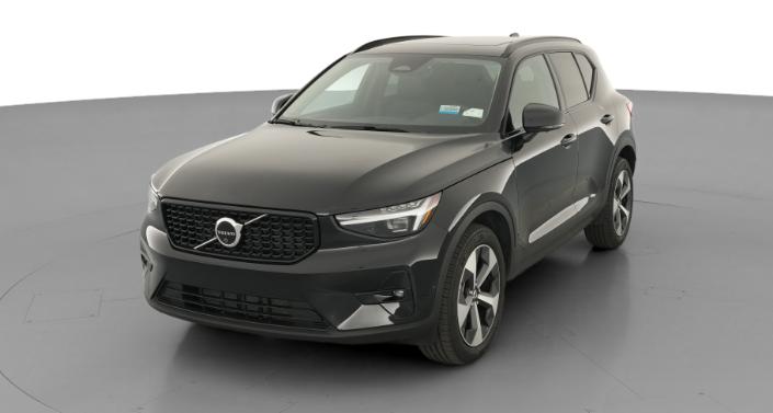 Thumbnail: 2026 Volvo XC40 - 1