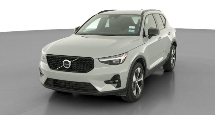 Thumbnail: 2026 Volvo XC40 - 1