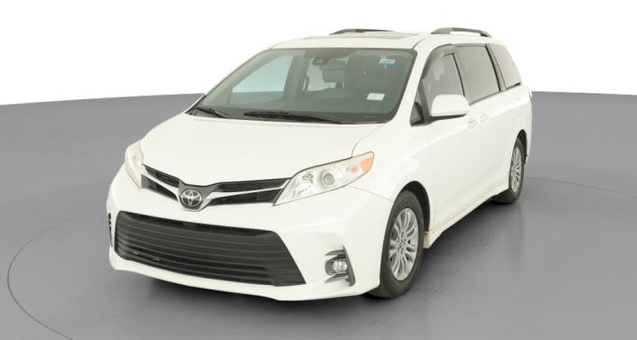 Thumbnail: 2019 Toyota Sienna - 1