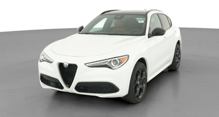 Thumbnail: 2022 Alfa Romeo Stelvio - 1