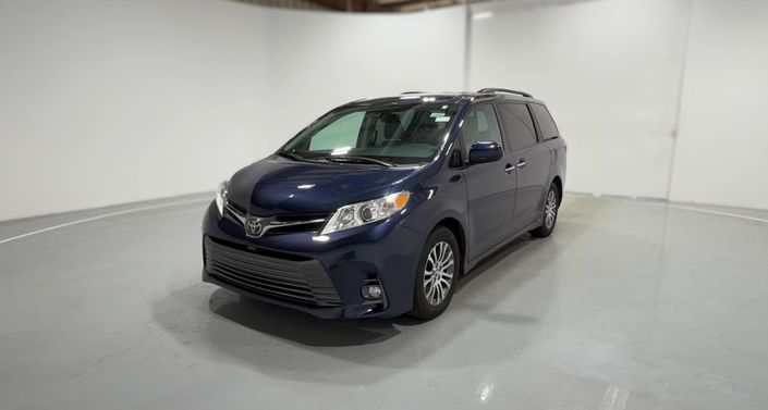 Thumbnail: 2018 Toyota Sienna - 1