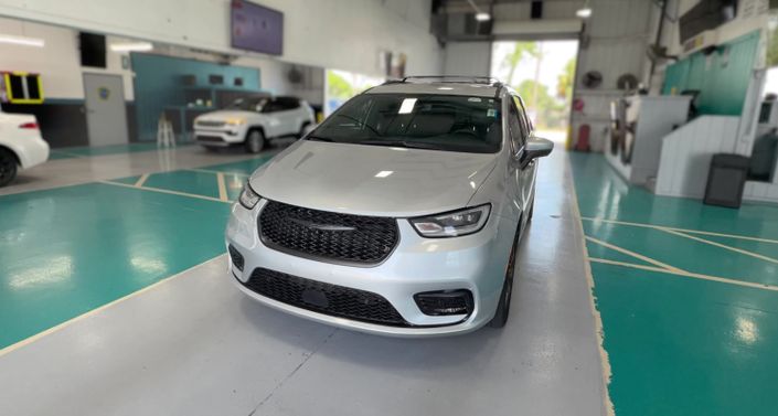 Thumbnail: 2023 Chrysler Pacifica - 1