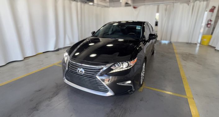 Thumbnail: 2018 Lexus ES - 1
