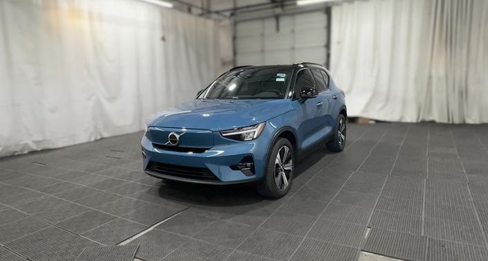 Thumbnail: 2023 Volvo XC40 - 1
