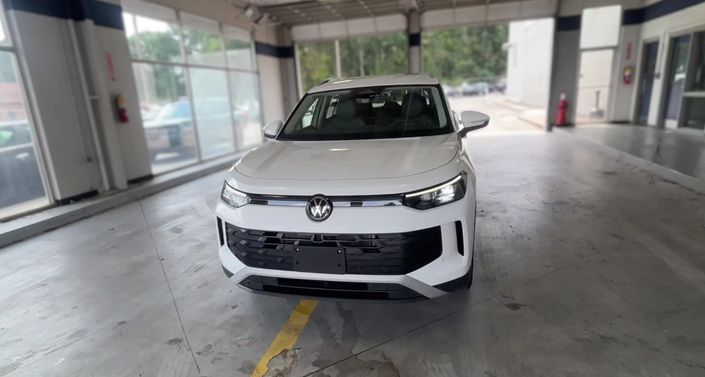 Thumbnail: 2026 Volkswagen Tiguan - 1