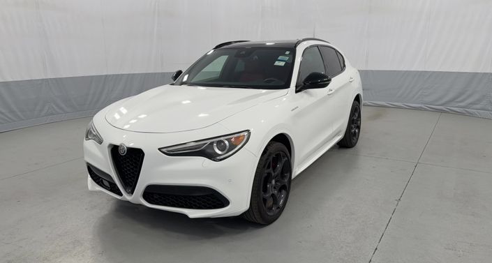 Thumbnail: 2023 Alfa Romeo Stelvio - 1