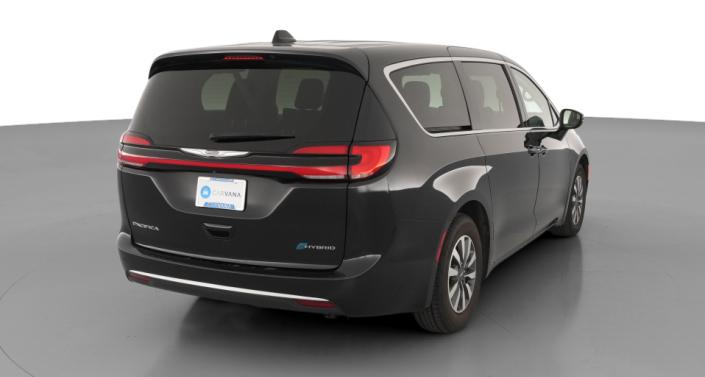 Thumbnail: 2023 Chrysler Pacifica - 1