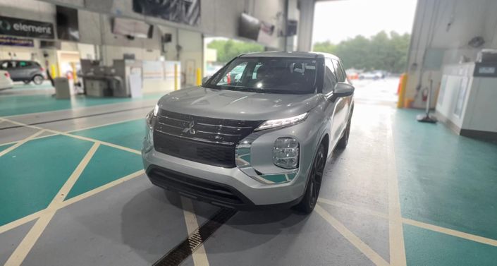 Thumbnail: 2022 Mitsubishi Outlander - 1