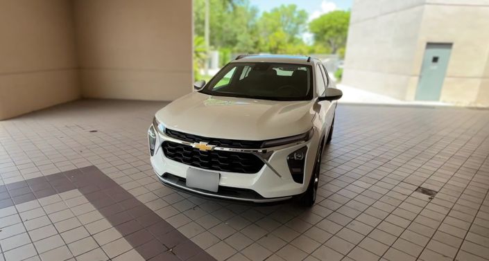 Thumbnail: 2025 Chevrolet Trax - 1
