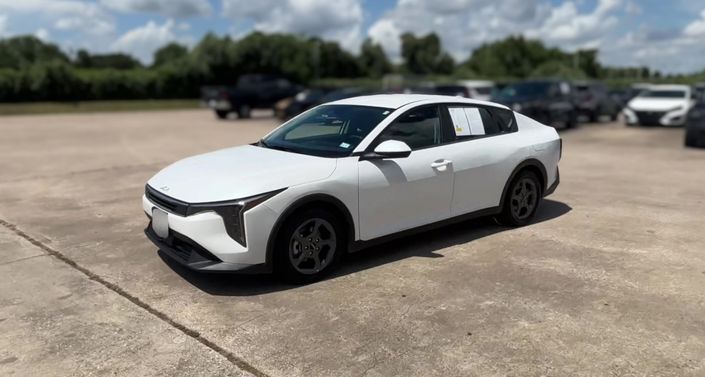 Thumbnail: 2025 Kia K4 - 1