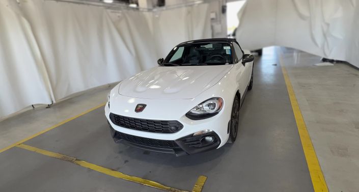Thumbnail: 2017 Fiat 124 Spider - 1