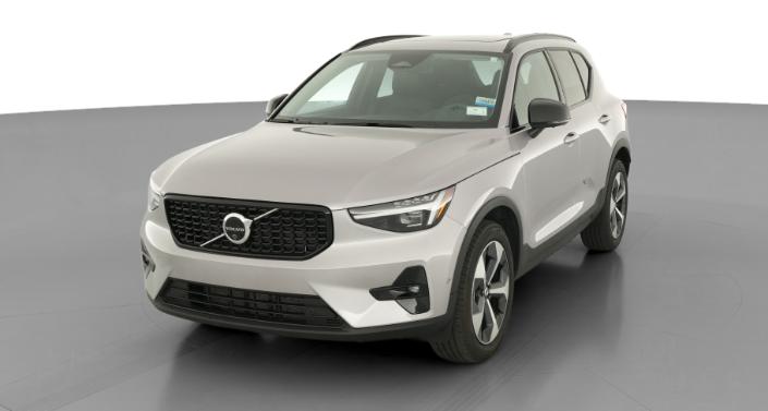 Thumbnail: 2026 Volvo XC40 - 1