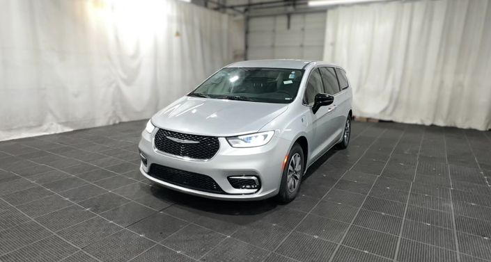 Thumbnail: 2024 Chrysler Pacifica - 1