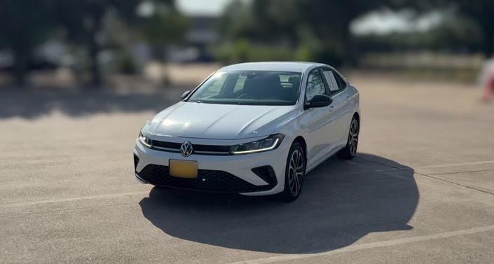Thumbnail: 2025 Volkswagen Jetta - 1
