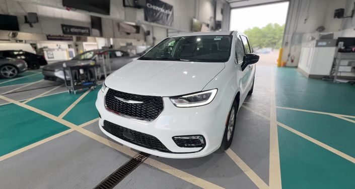 Thumbnail: 2024 Chrysler Pacifica - 1