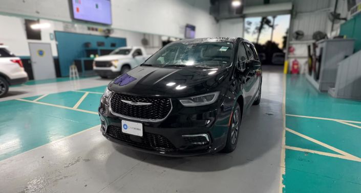 Thumbnail: 2024 Chrysler Pacifica - 1