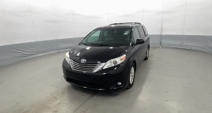 Thumbnail: 2017 Toyota Sienna - 1