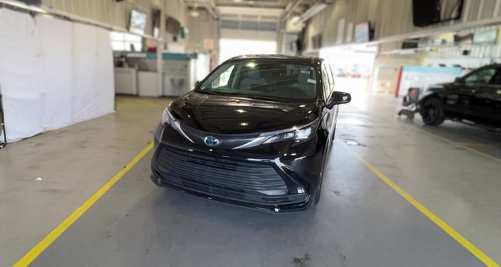 Thumbnail: 2024 Toyota Sienna - 1
