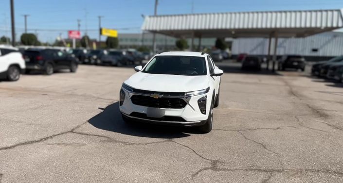 Thumbnail: 2025 Chevrolet Trax - 1