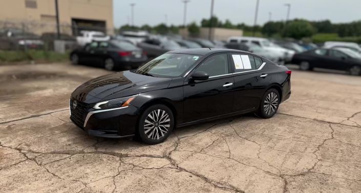Thumbnail: 2025 Nissan Altima - 1