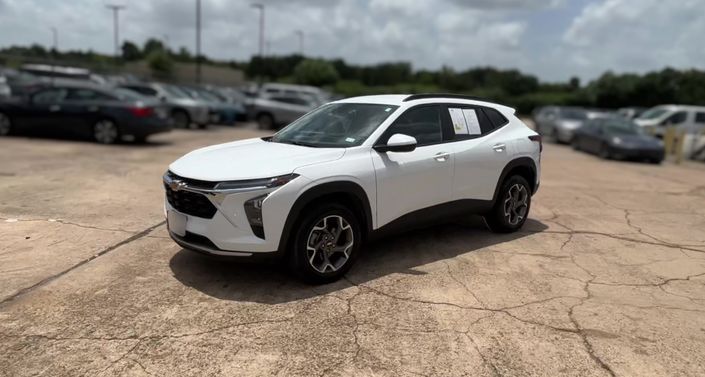 Thumbnail: 2025 Chevrolet Trax - 1