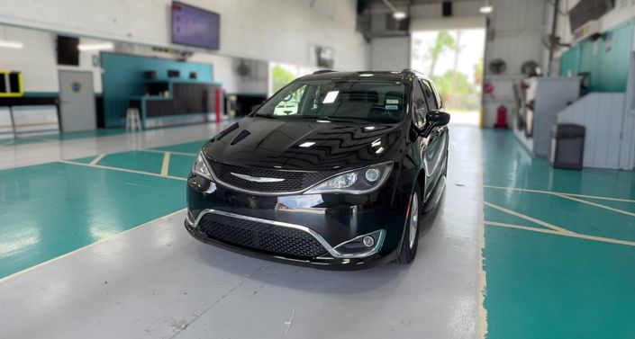Thumbnail: 2017 Chrysler Pacifica - 1