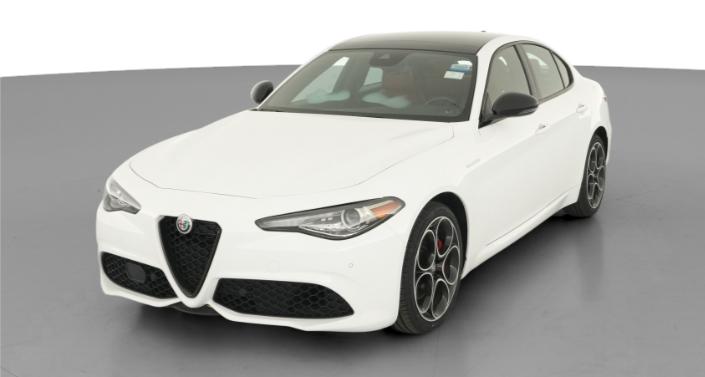 Thumbnail: 2022 Alfa Romeo Giulia - 1