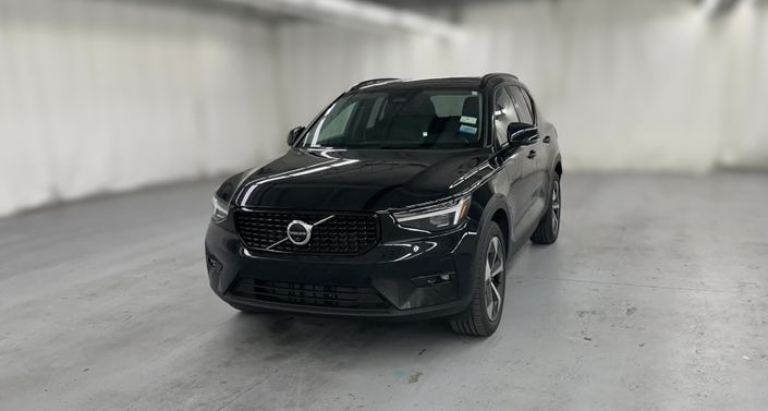 Thumbnail: 2026 Volvo XC40 - 1