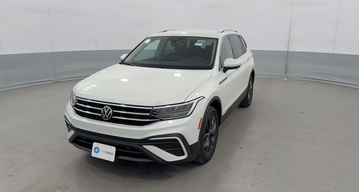 Thumbnail: 2023 Volkswagen Tiguan - 1