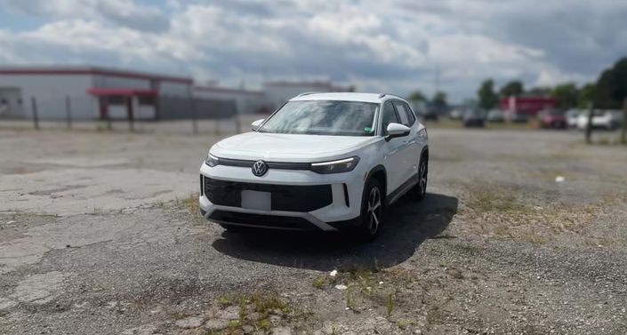 Thumbnail: 2026 Volkswagen Tiguan - 1